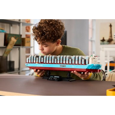 LEGO 40955 Other Kontenerowiec z Napędem Dual-Fuel Maersk – zdjęcie