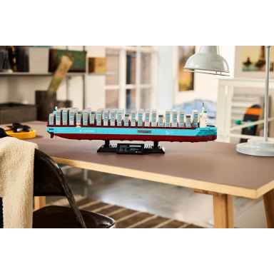 LEGO 40955 Other Kontenerowiec z Napędem Dual-Fuel Maersk – zdjęcie