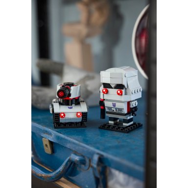 LEGO 40924 Brickheadz Megatron jako robot i pojazd – zdjęcie