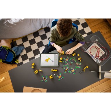 LEGO 42233 Technic Potężne maszyny – zdjęcie