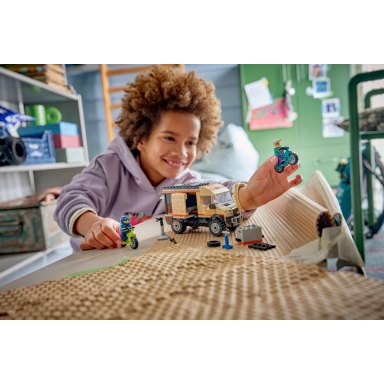 LEGO 60512 Off-Road Furgonetka z rowerami górskimi – zdjęcie