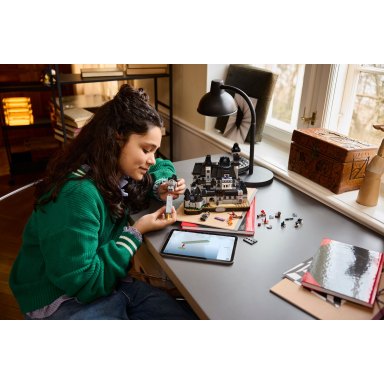 LEGO 76788 Wednesday Akademia Nevermore – zdjęcie
