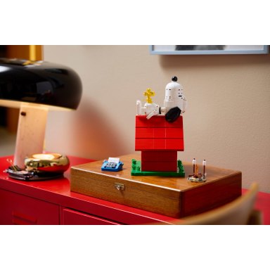 LEGO 21368 LEGO Ideas and CUUSOO Fistaszki: Buda Snoopy’ego – zdjęcie