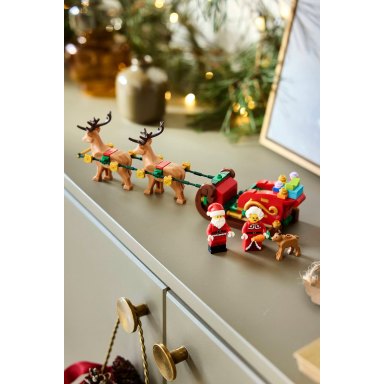 LEGO 40866 Christmas Gwiazdkowa przygoda Mikołaja na saniach – zdjęcie