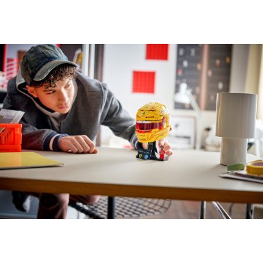 LEGO 43022 Editions Kask Lewis Hamilton Scuderia Ferrari HP – zdjęcie