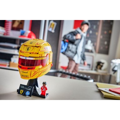 LEGO 43022 Editions Kask Lewis Hamilton Scuderia Ferrari HP – zdjęcie