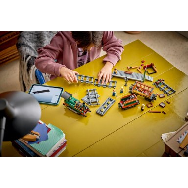 LEGO 60511 Trains Retro pociąg z lokomotywą parową – zdjęcie