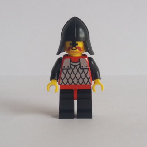 Minifigurka LEGO Knight (Scale Mail on Red) - Black Arms, Black Legs, Black Neck-Protector