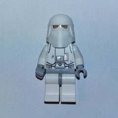 Minifigurka LEGO Snowtrooper, Light Bluish Gray Hips, Printed Black Head, Light Bluish Gray Hands