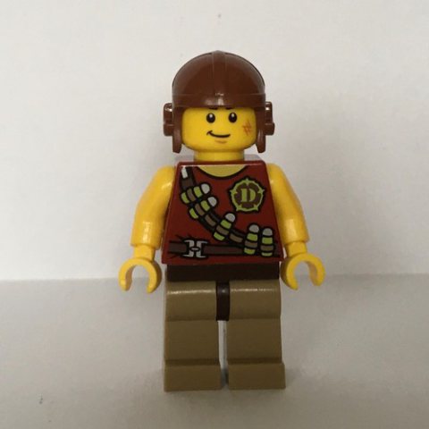 Minifigurka LEGO Hero with Ammo Belt