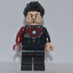Minifigurka LEGO Tony Stark Transforming into Iron Man, Black Torso