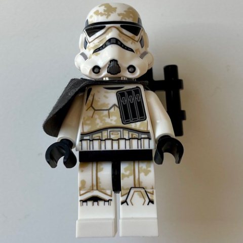 Minifigurka LEGO Sandtrooper, Black Pauldron, Neck Bracket with Double Stud, Open Mouth