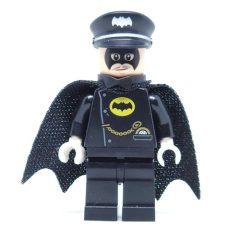 Minifigurka LEGO Alfred Pennyworth, Chauffeur Batsuit