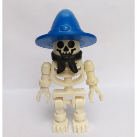 Minifigurka LEGO Skeleton, Standard Face, Wizard Hat, Black Bandana