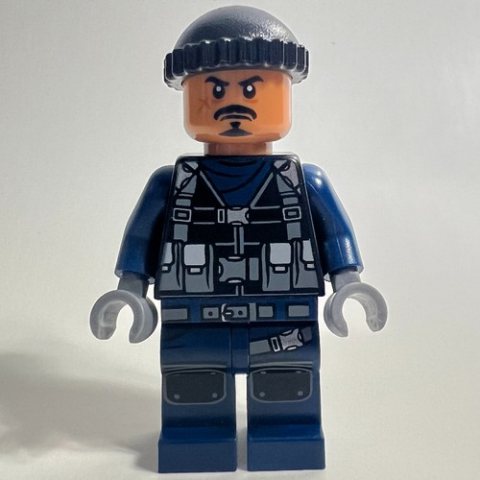 Minifigurka LEGO Guard in Black Hat