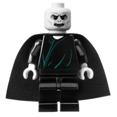 Minifigurka LEGO Voldemort, Black Cape (3626b Head)