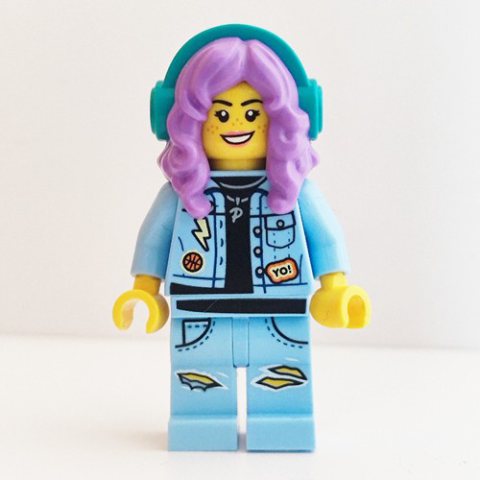 Minifigurka LEGO Parker L. Jackson, Bright Light Blue Denim Jacket, Medium Lavender Hair with Headphones