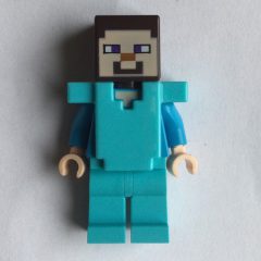 Minifigurka LEGO Steve in Medium Azure Armor