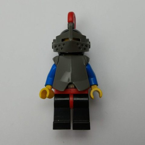 Minifigurka LEGO Knight (Breastplate on Red) - Black Legs, Red Plume