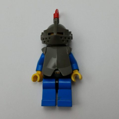 Minifigurka LEGO Knight (Breastplate on Red) - Blue Legs, Red Feather