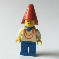 Minifigurka LEGO Maiden - Blue Legs, Red Cone Hat, 3626a