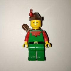 Minifigurka LEGO Forestman Archer (Forestmen) - Red, Brown Hat, Red Plume