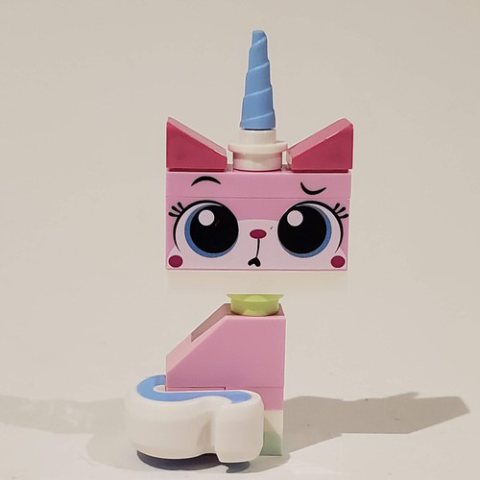 Minifigurka LEGO Unikitty, Sitting, Confused