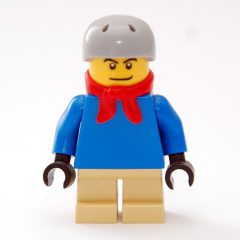 Minifigurka LEGO Boy, Plain Blue Torso, Short Tan Legs, Red Scarf, Helmet