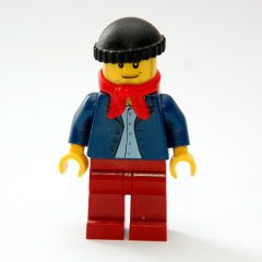 Minifigurka LEGO Man, Open Dark Blue Jacket, Dark Red Legs, Red Scarf, Black Hat, Stubble