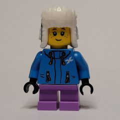 Minifigurka LEGO Girl, Dark Azure Ski Jacket, Short Medium Lavender Legs, Dark Azure Ushanka Hat