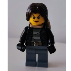 Minifigurka LEGO Criminal, Woman, Open Black Jacket over Prison Shirt, Dark Brown Hair, Dark Tan Backpack