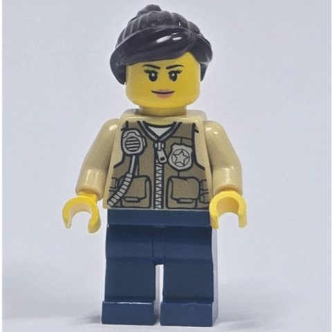 Minifigurka LEGO Swamp Police / Ranger, Woman, Dark Tan Vest with Zipper, Radio, and Badge, Dark Blue Legs, Dark Brown Hair
