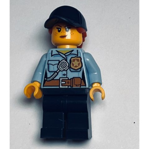 Minifigurka LEGO Policewoman, Bright Light Blue Shirt with Radio and Badge, Dark Blue Legs, Dark Blue Cap with Hair, Freckles