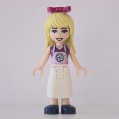 Minifigurka LEGO Stephanie - Magenta Top, White Apron