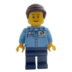 Minifigurka LEGO Man, Medium Blue Shirt with Octan Logo, Dark Blue Legs, Dark Brown Hair