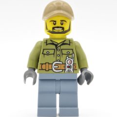 Minifigurka LEGO Volcano Explorer, Man, Olive Green Shirt, Sand Blue Legs, Dark Tan Cap, Beard