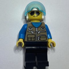 Minifigurka LEGO Pilot, Dark Tan Vest with Zippers and Pouches, Black Legs, White Helmet with Visor, Sunglasses