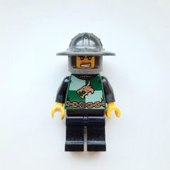 Minifigurka LEGO Dragon Knight, Dark Green, Wide Brim Helmet, Angry (Pearl Dark Gray)