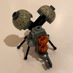 Minifigurka LEGO Buzz Droid with Zip Line Handle
