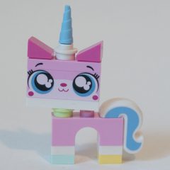 Minifigurka LEGO Unikitty, Light Aqua Foot, Closed Mouth, Round Eyes (Dimensions)