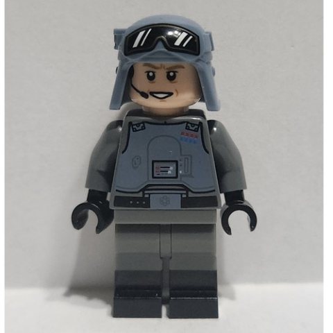 Minifigurka LEGO General Maximillian Veers, Sand Blue Helmet with Visor, Black Boots