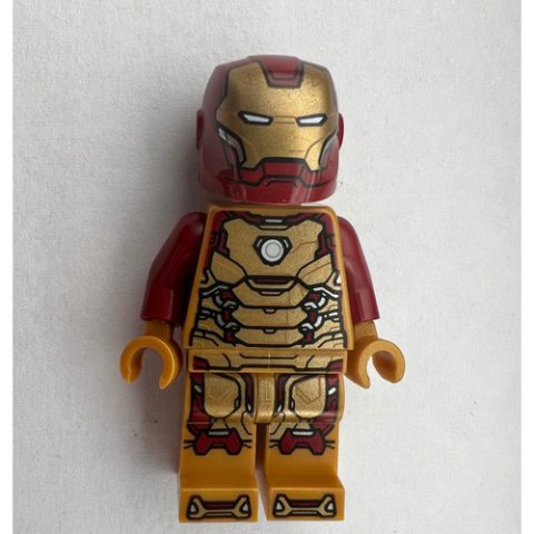 Minifigurka LEGO Iron Man Mark 42 Armor, Pearl Gold Legs