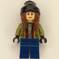 Minifigurka LEGO Maisie Lockwood - Adult, Olive Green Torso, Black Beanie