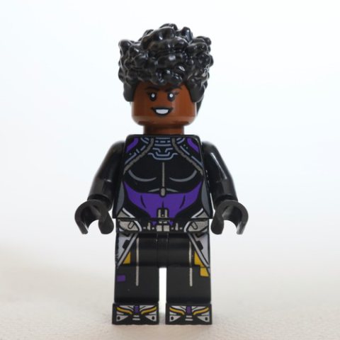 Minifigurka LEGO Shuri - Black Panther Suit, Hair