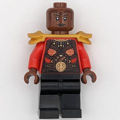 Minifigurka LEGO Okoye, Gold Shoulder Armor