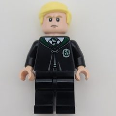 Minifigurka LEGO Draco Malfoy, Closed Slytherin Robes with Crest