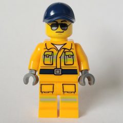 Minifigurka LEGO Firefighter, Bright Light Orange Fire Suit, Dark Blue Cap