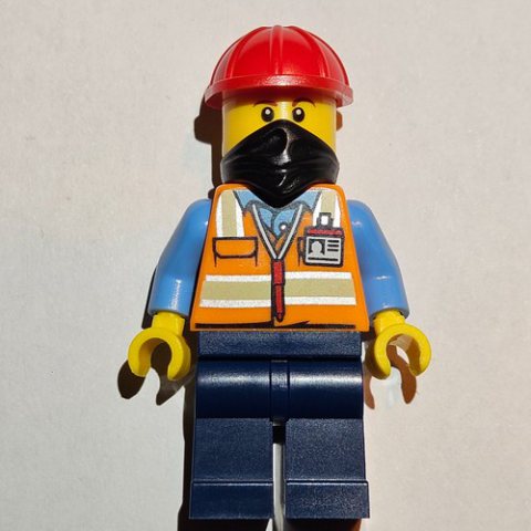 Minifigurka LEGO Construction Worker - Orange Torso, Dark Blue Legs, Red Helmet, Black Bandana