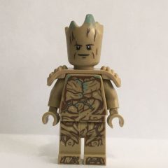 Minifigurka LEGO Groot, Teen with Shoulder Pads