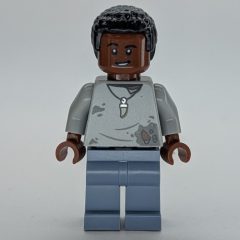 Minifigurka LEGO Darius, Light Bluish Gray Shirt